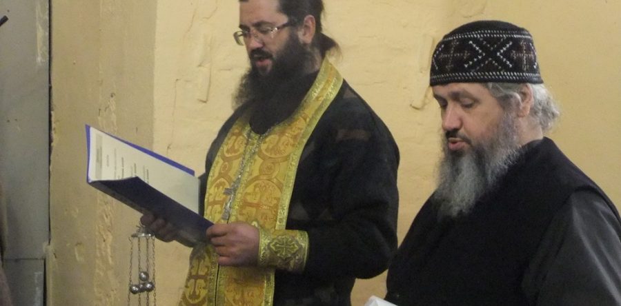 Панихида на братском кладбище монастыря