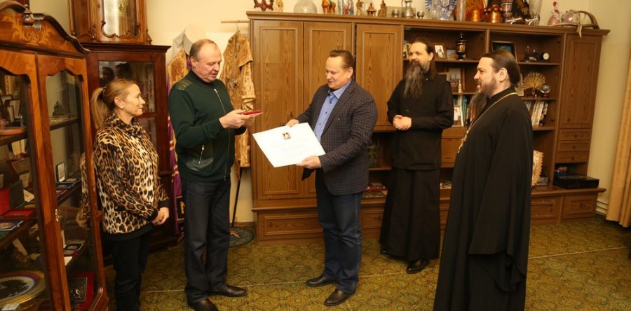 Представители благотворительного Фонда по восстановлению монастыря