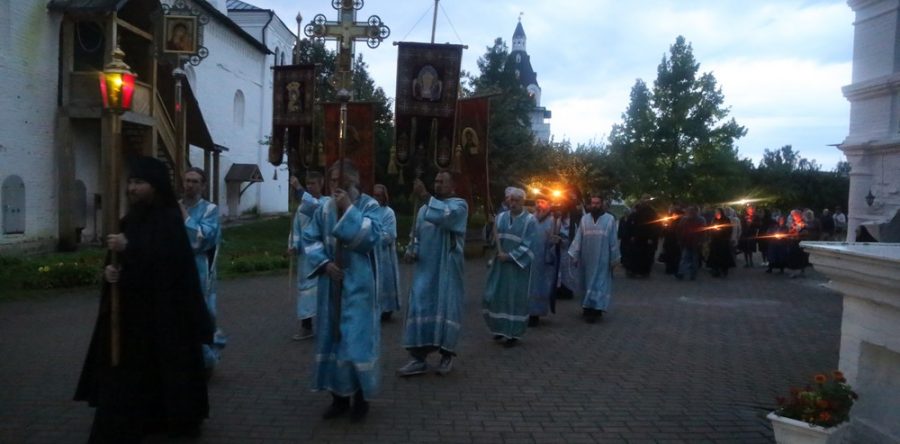 Служба погребению Божией Матери