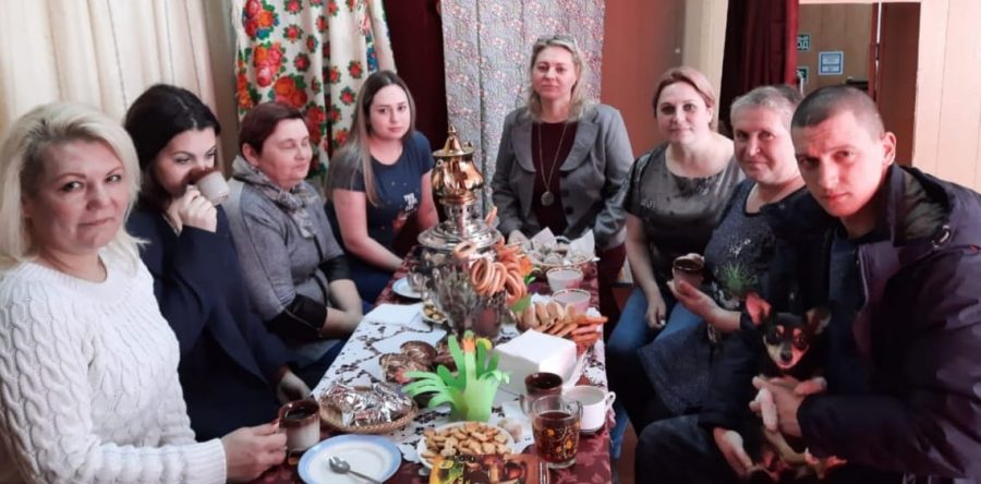 Цикл встреч “О житии святых” с прихожанами.