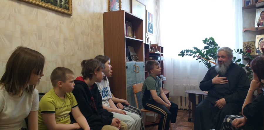 Очередной цикл бесед с подшефной молодёжью.