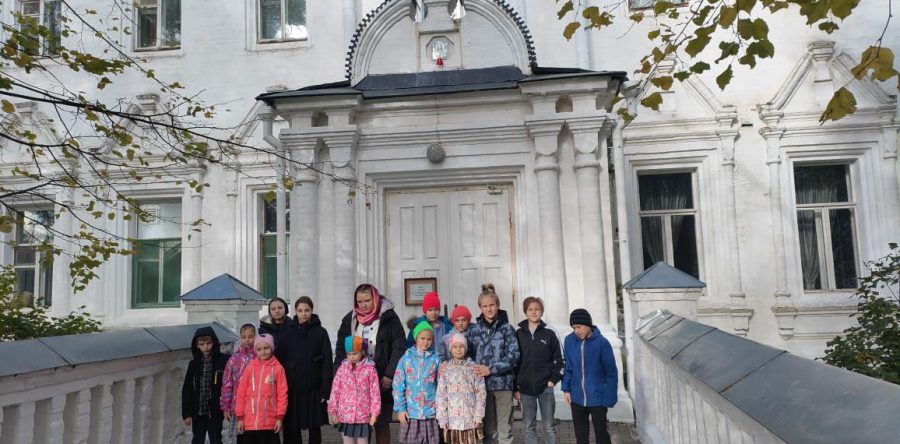 Визит подшефной молодежи