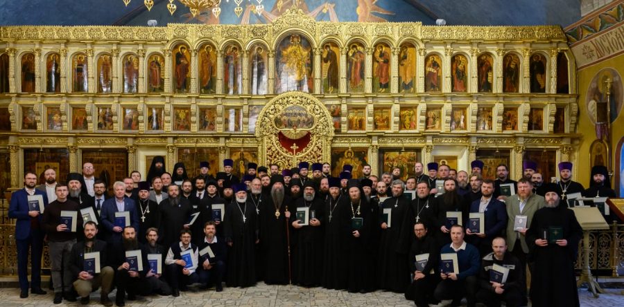 Вручение диплома иеродиакону Фотию