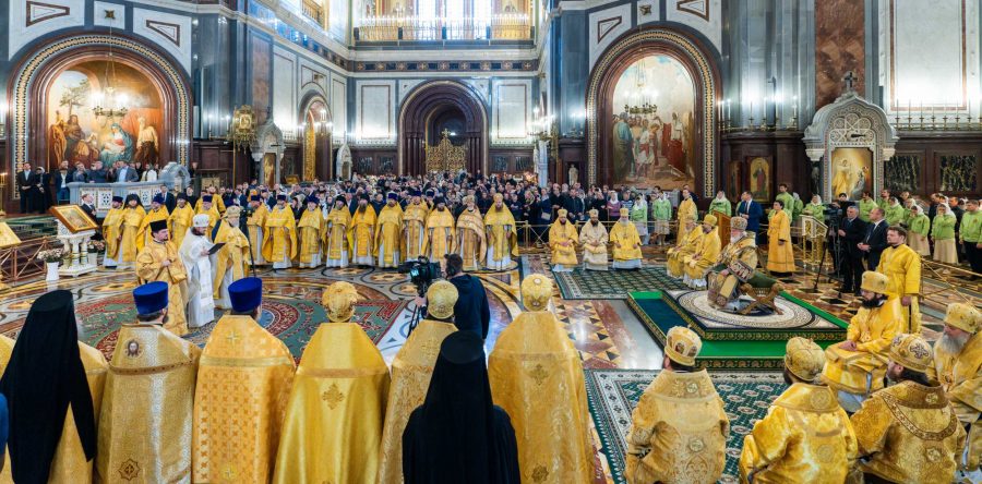 Литургия в Храме Христа Спасителя