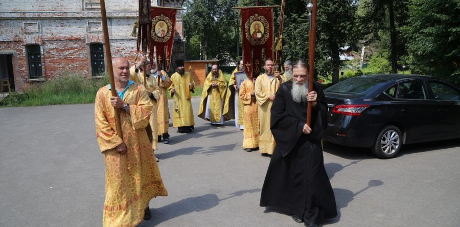 Крестный ход на монастырский Скит в праздник Всех Святых