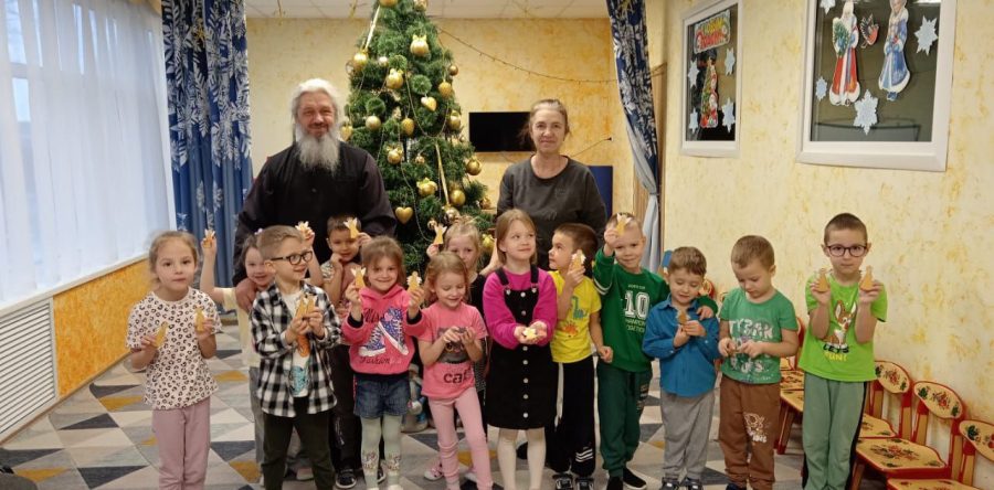 Подарки раненым бойцам от ребят