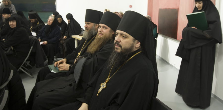 Древние монашеские традиции в условиях современности
