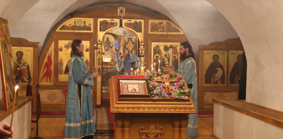 Богослужение в честь Волоколамской иконы Божией Матери