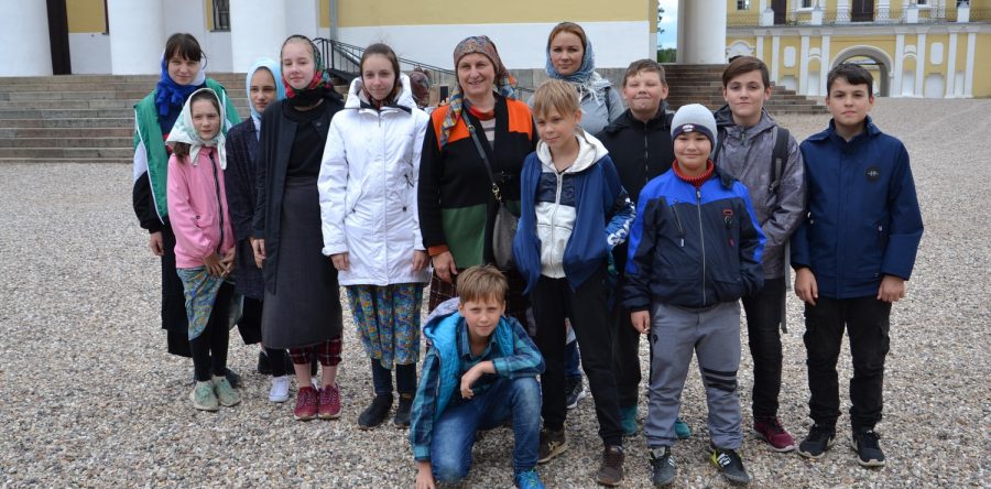 Паломническая поезда детского театра “Дебют”