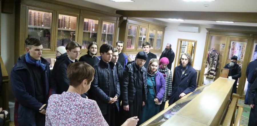 Группа студентов третьего курса Московской Сретенской духовной академии