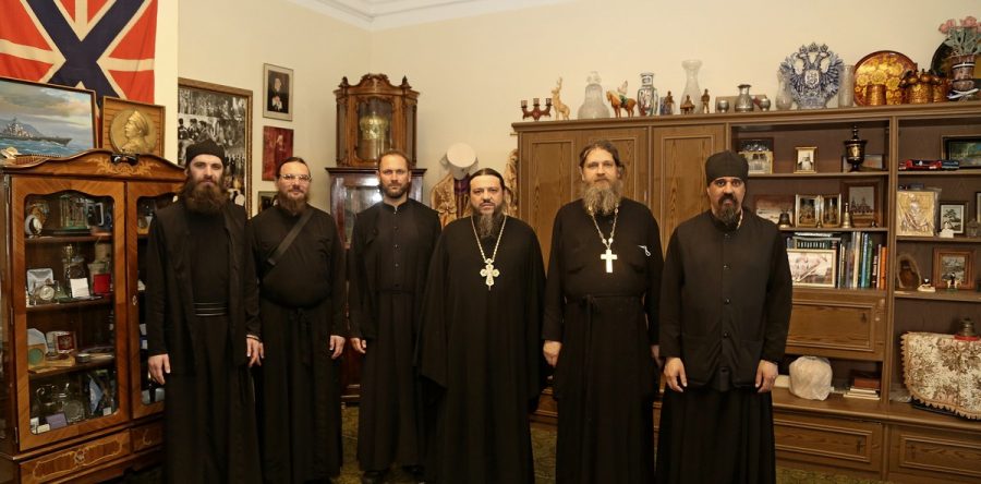 Братия и прихожане Донского ставропигиального мужского монастыря