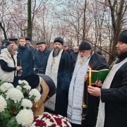 Панихида на могиле митрополита Питирима