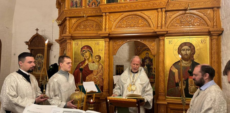 Рождественское богослужение в храме Максима Грека