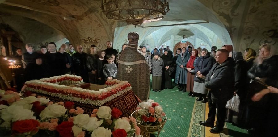 Вечерня с чином выноса Плащаницы