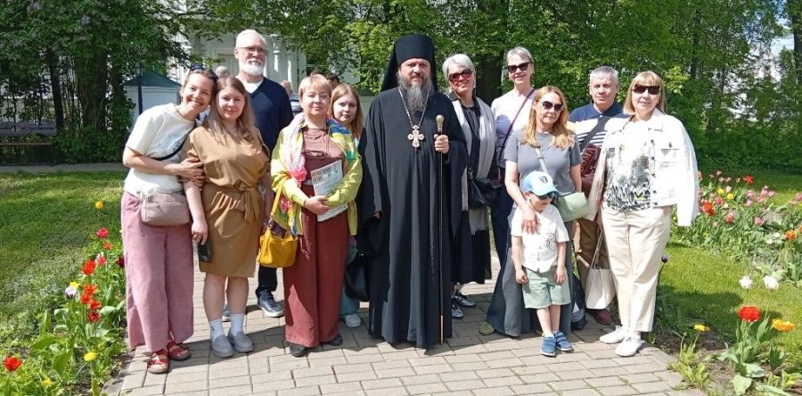 Яблоневое дерево в память митрополита Питирима