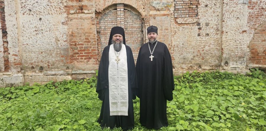 Панихида на месте погребения матери преподобного Иосифа Волоцкого